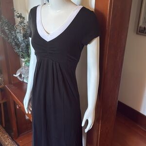 NWT northern reflections size small white trim Elegant Black V-Neck Dress